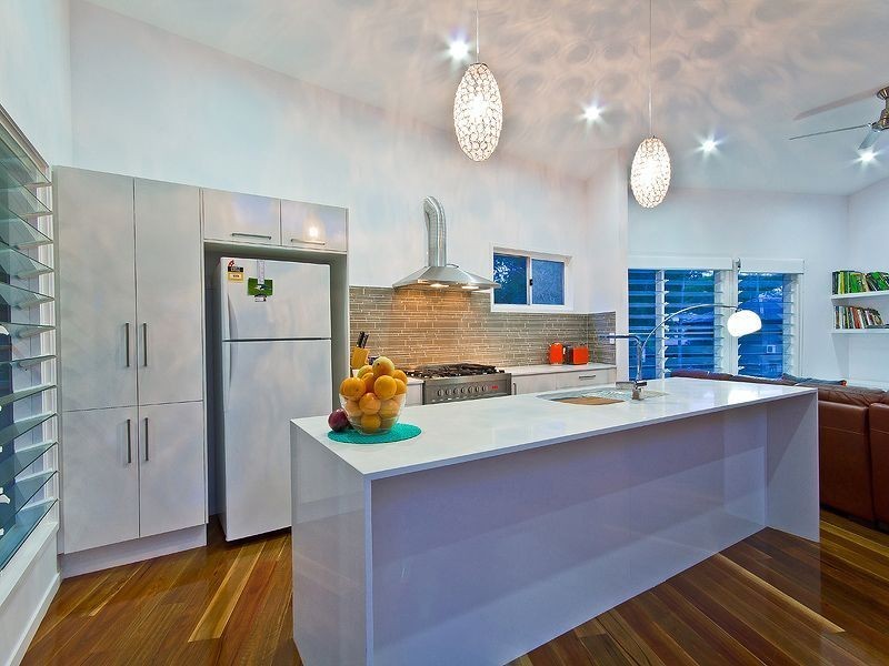 Upstairs/11a Laurie Street, Carina Heights QLD 4152