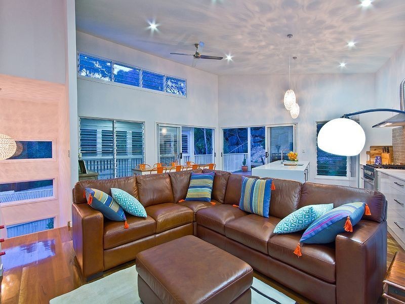 Upstairs/11a Laurie Street, Carina Heights QLD 4152