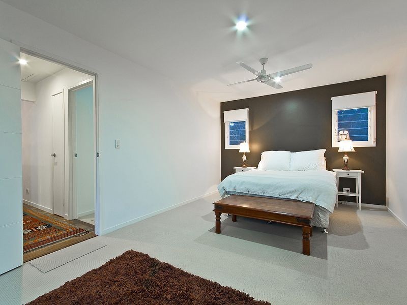 Upstairs/11a Laurie Street, Carina Heights QLD 4152