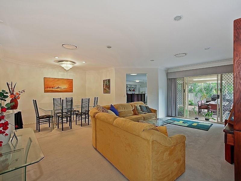 6 Hiley Court, Carindale QLD 4152