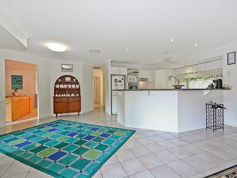 6 Hiley Court, Carindale QLD 4152