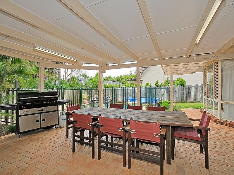 6 Hiley Court, Carindale QLD 4152