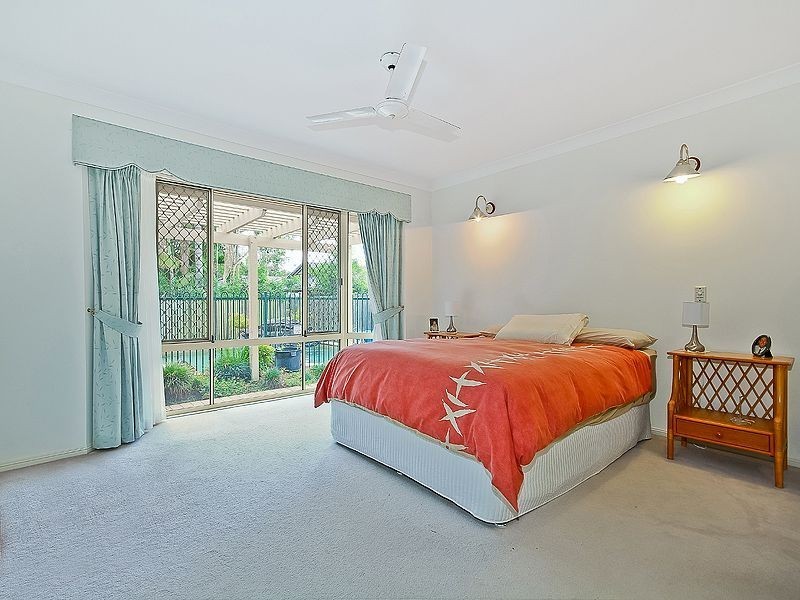 6 Hiley Court, Carindale QLD 4152