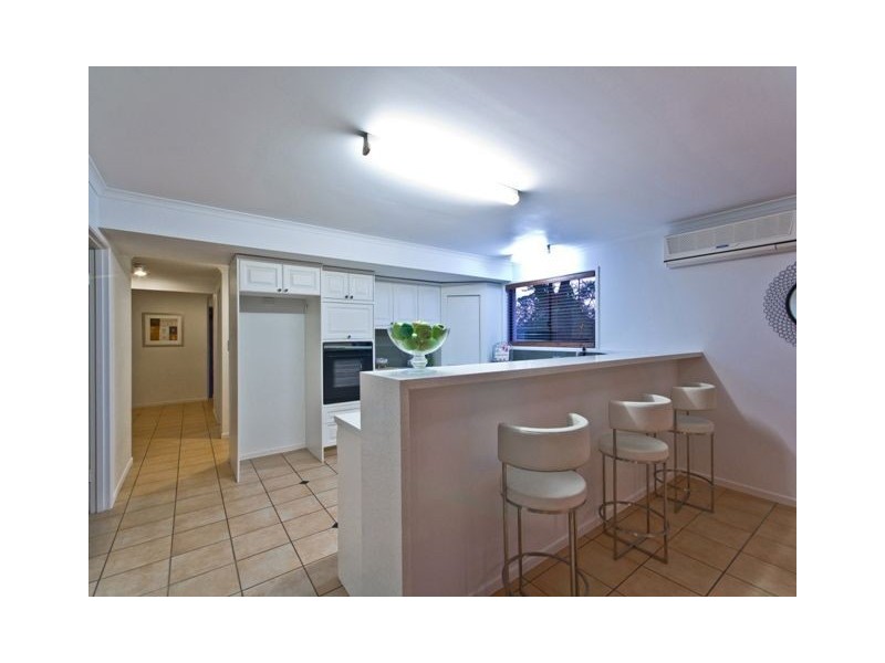 4 Harbut Street, Holland Park West QLD 4121