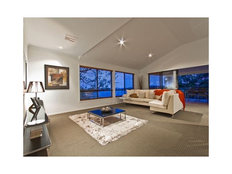 4 Harbut Street, Holland Park West QLD 4121