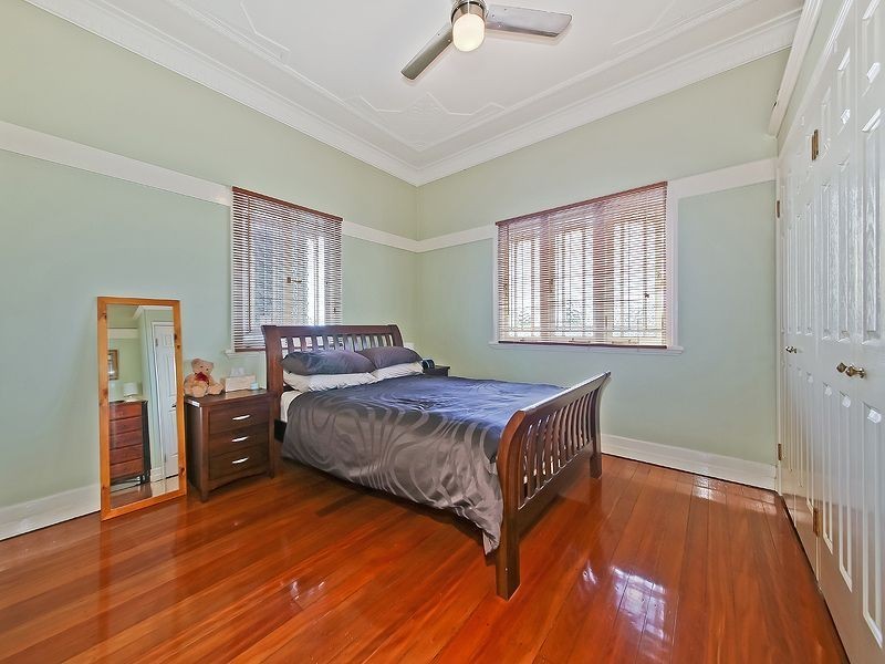 41 Donald Street, Camp Hill QLD 4152