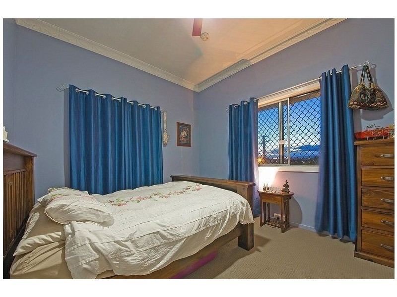 10 Brown Street, Camp Hill QLD 4152