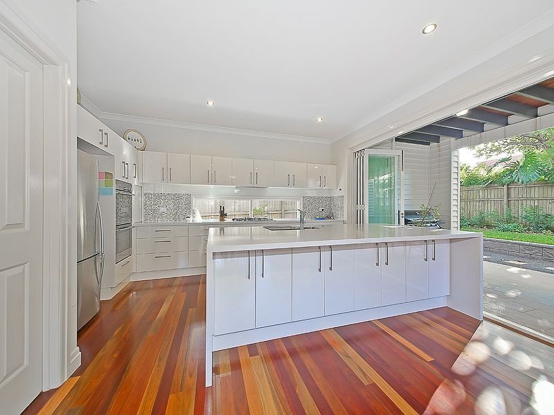 19 Ontario Street, Holland Park West QLD 4121