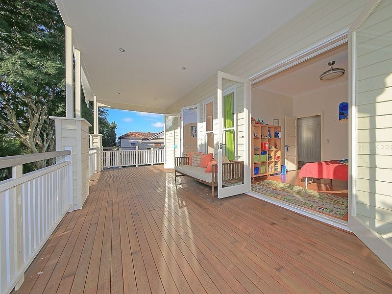 19 Ontario Street, Holland Park West QLD 4121