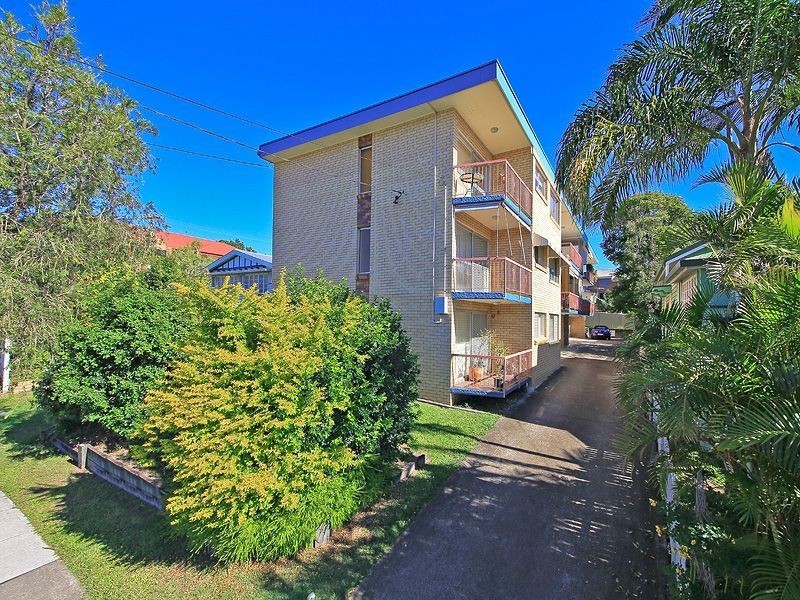 2/21 St Leonards St, Coorparoo QLD 4151