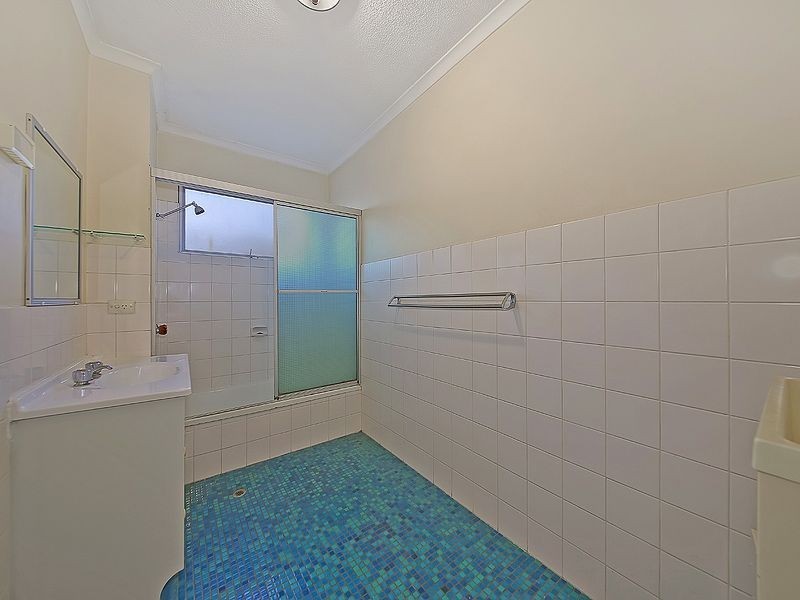 2/21 St Leonards St, Coorparoo QLD 4151