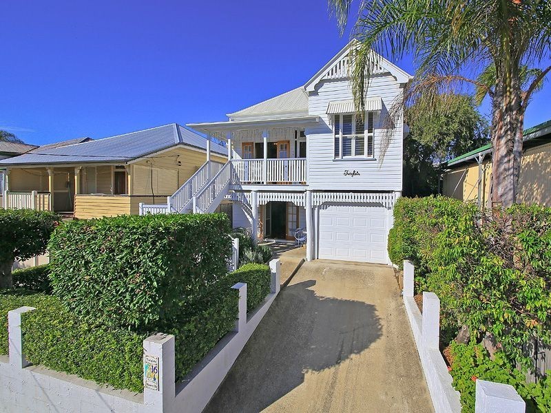 16 Henry Street, Greenslopes QLD 4120