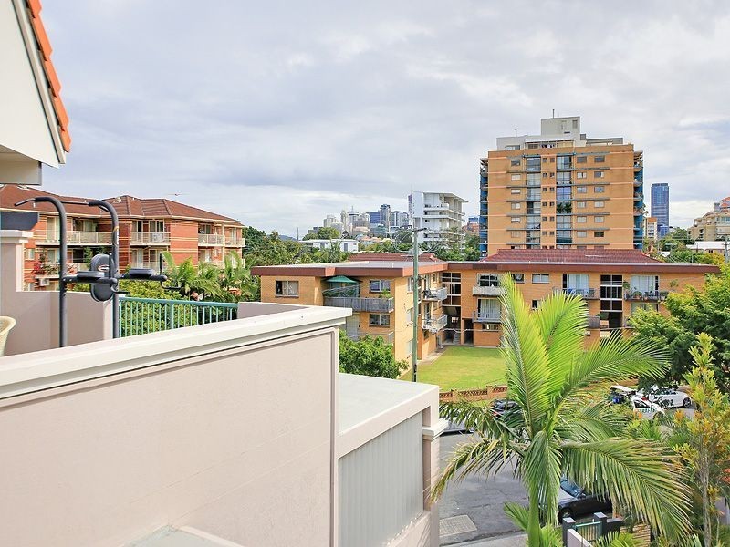 18/219 Wellington Road, East Brisbane QLD 4169