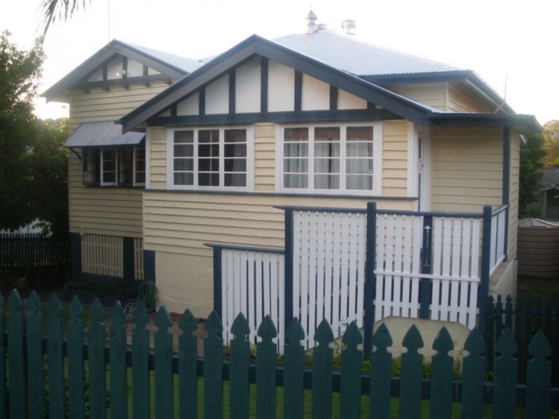 24 Bovelles Street, Camp Hill QLD 4152