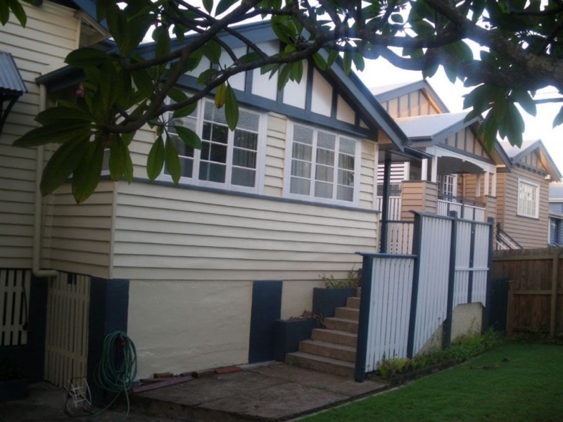 24 Bovelles Street, Camp Hill QLD 4152