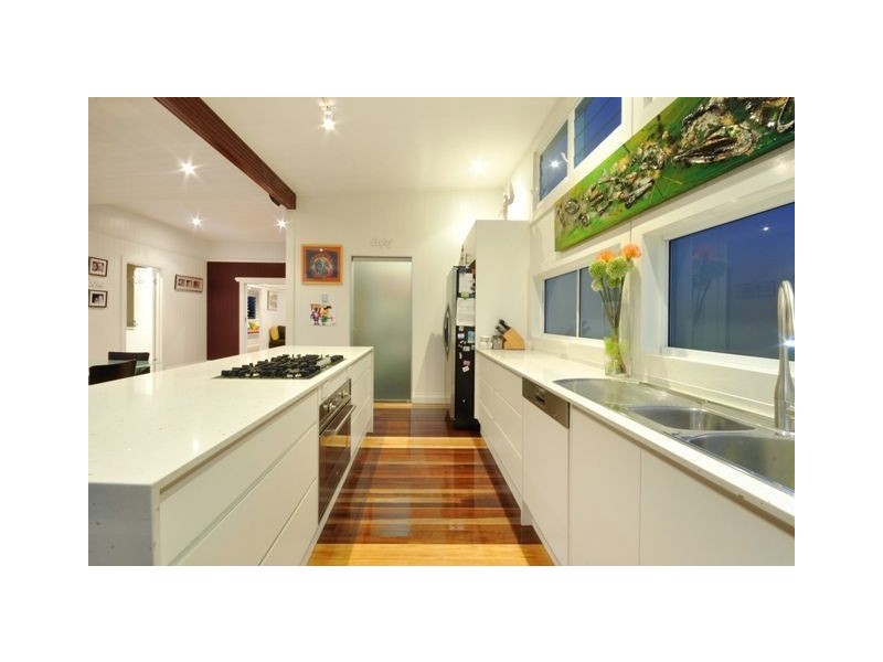 33 Brae Street, Coorparoo QLD 4151