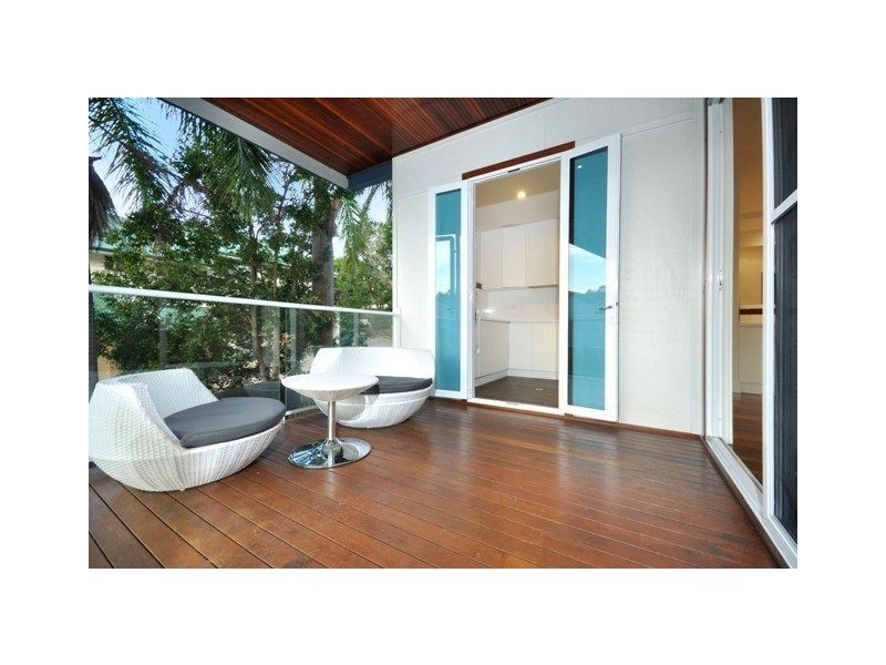 33 Brae Street, Coorparoo QLD 4151