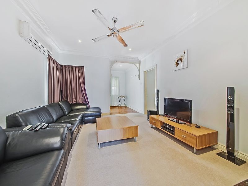 160 Macrossan Av, Norman Park QLD 4170