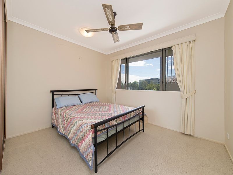 4/338 Cavendish Road, Coorparoo QLD 4151