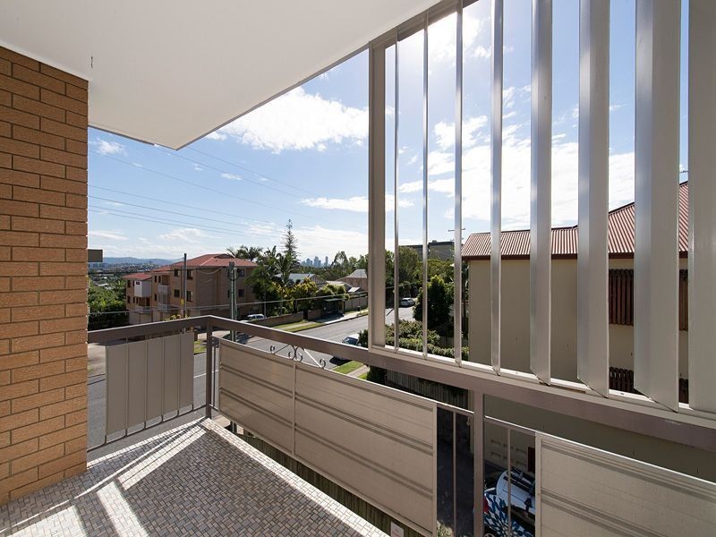 4/338 Cavendish Road, Coorparoo QLD 4151