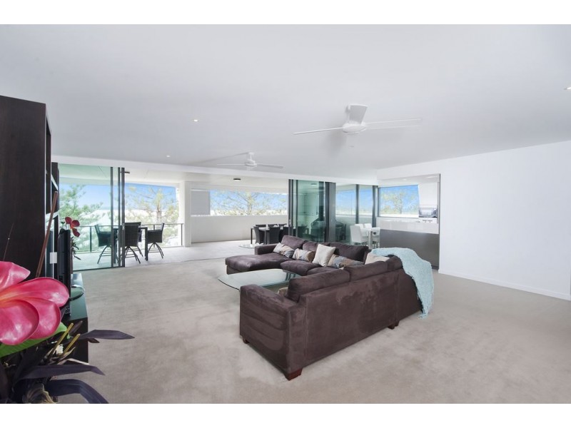323 Bayview Street, Hollywell QLD 4216