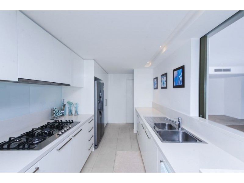 323 Bayview Street, Hollywell QLD 4216