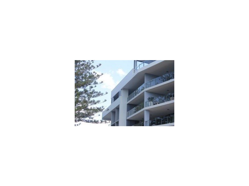 323 Bayview Street, Hollywell QLD 4216