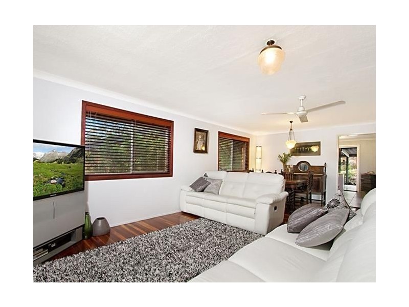 25 Hillock St, Coorparoo QLD 4151