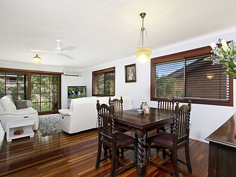 25 Hillock St, Coorparoo QLD 4151