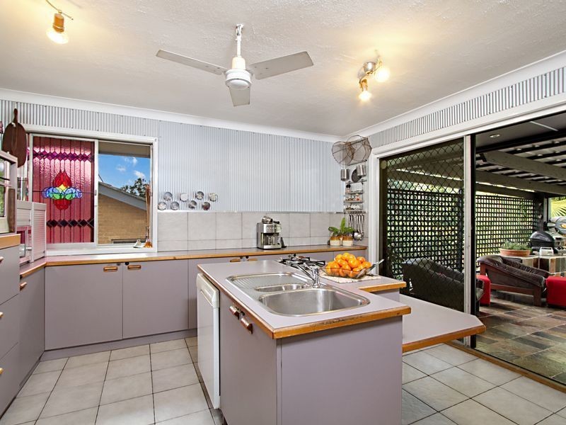 25 Hillock St, Coorparoo QLD 4151