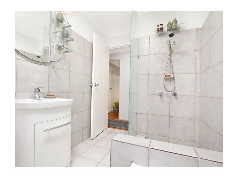 25 Hillock St, Coorparoo QLD 4151