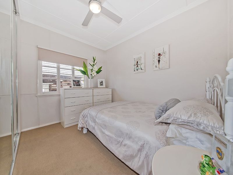2 Prout Street, Camp Hill QLD 4152