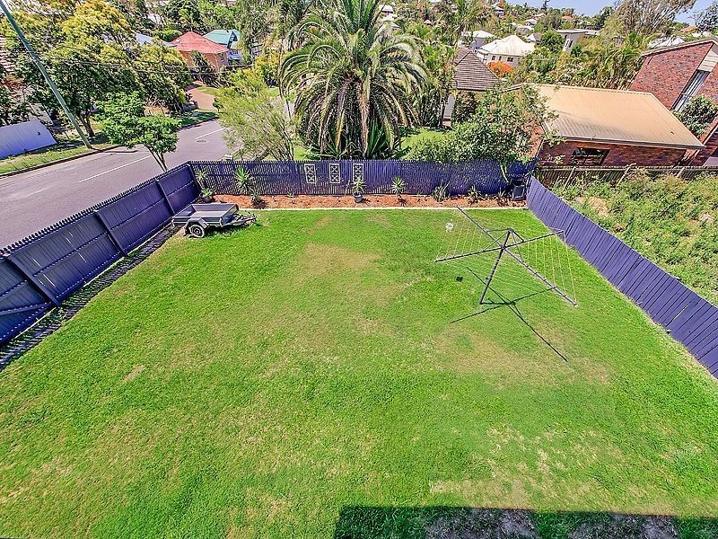 2 Prout Street, Camp Hill QLD 4152