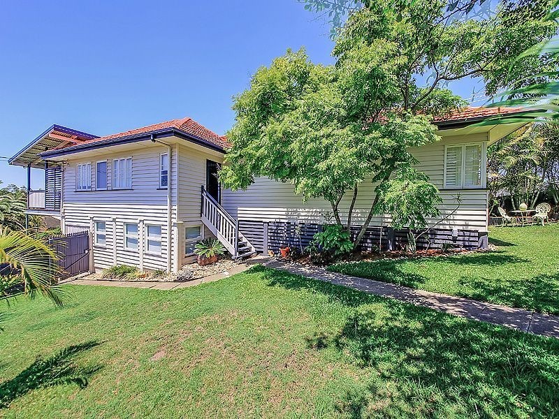 2 Prout Street, Camp Hill QLD 4152