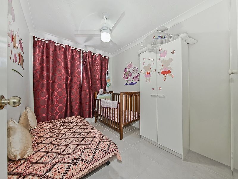 2/12 Crown St, Holland Park West QLD 4121