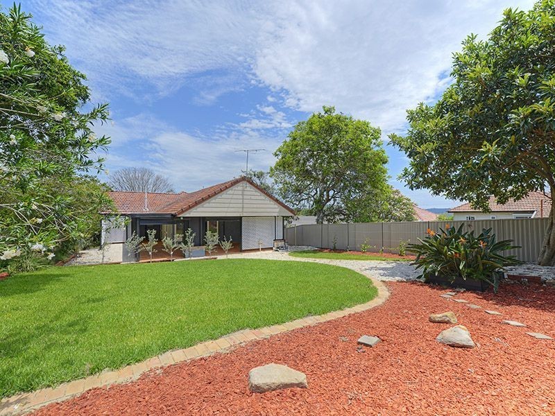 104 Holland Road, Holland Park QLD 4121