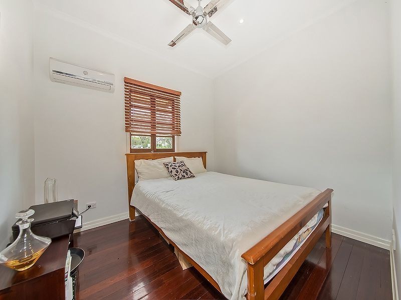 6 Trundle St, Coorparoo QLD 4151