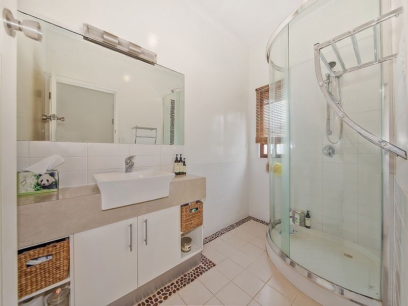 6 Trundle St, Coorparoo QLD 4151