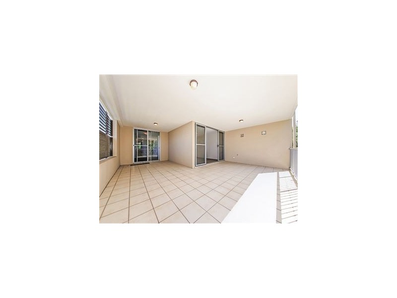 2/25 Gladys Street, Greenslopes QLD 4120