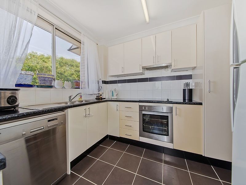 4/44 Kitchener Street, Coorparoo QLD 4151