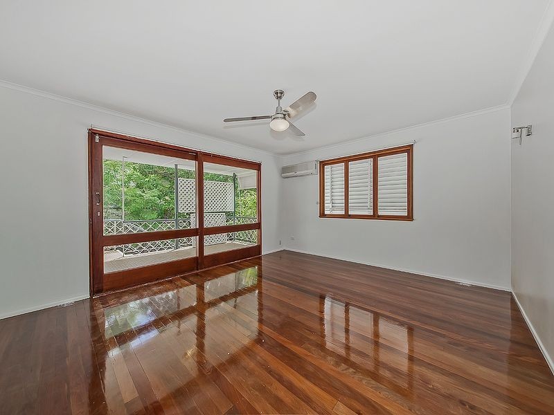 431 Nursery Road, Holland Park West QLD 4121