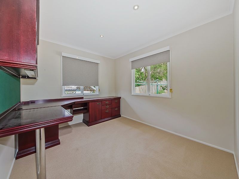 431 Nursery Road, Holland Park West QLD 4121