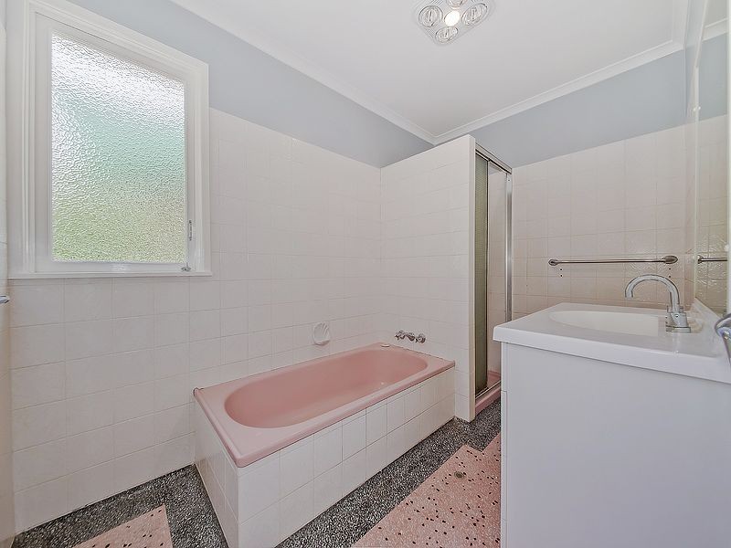 431 Nursery Road, Holland Park West QLD 4121