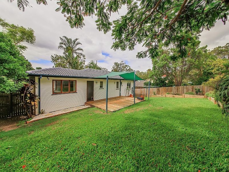 431 Nursery Road, Holland Park West QLD 4121