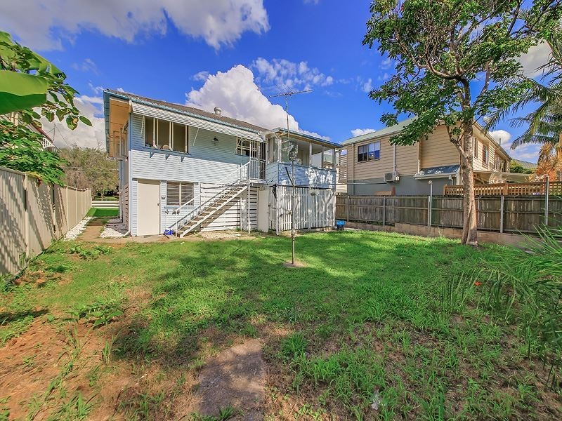 26 Robinson Street, Coorparoo QLD 4151