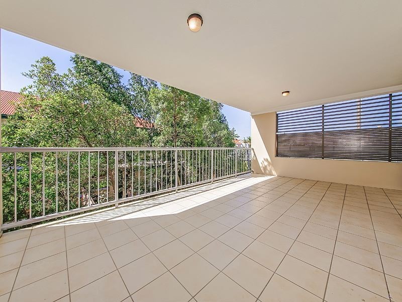 4/25 Gladys Street, Greenslopes QLD 4120