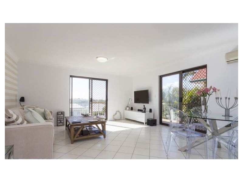 1/39 Ninth Av, Coorparoo QLD 4151