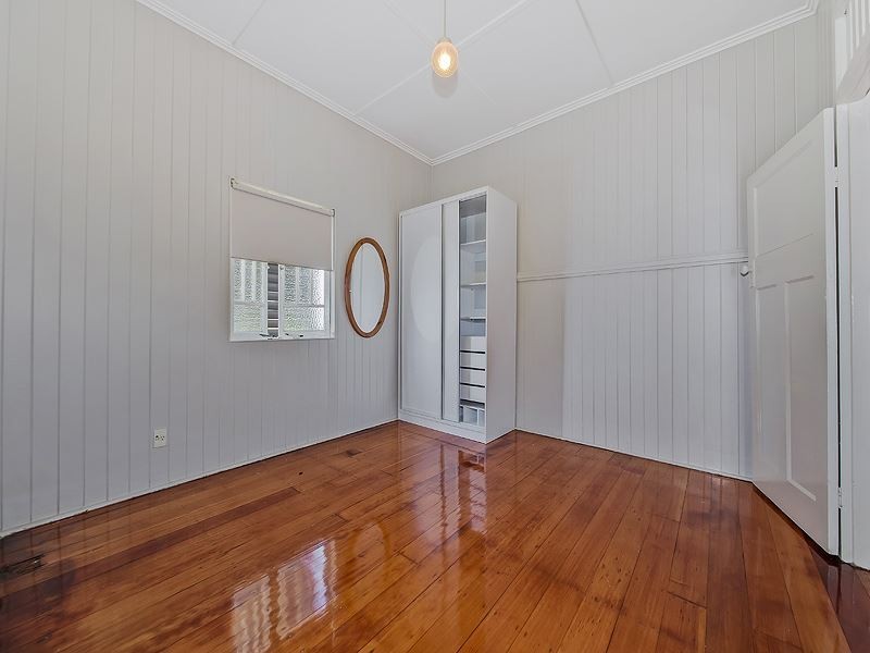 12 Panitya Street, Greenslopes QLD 4120