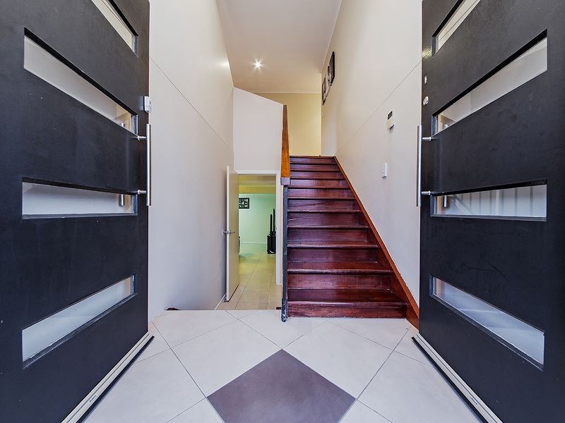 8 Privet Place, Mansfield QLD 4122