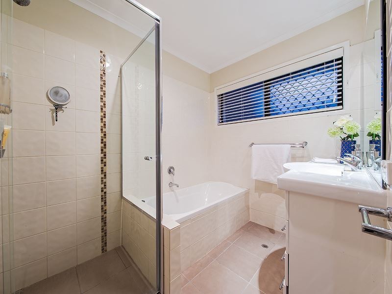 8 Privet Place, Mansfield QLD 4122